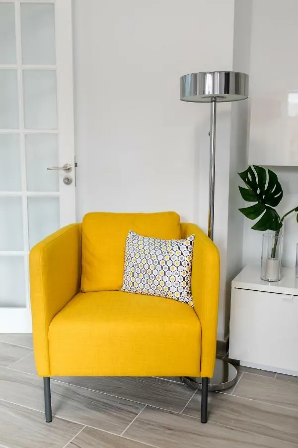Santa Cruz Downtown Apartment